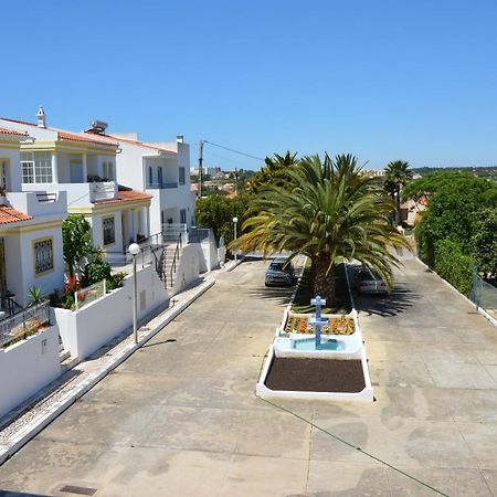 Villa Belinha - Guest House Quarteira Luaran gambar