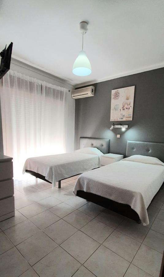 Villa Belinha - Guest House Quarteira Luaran gambar