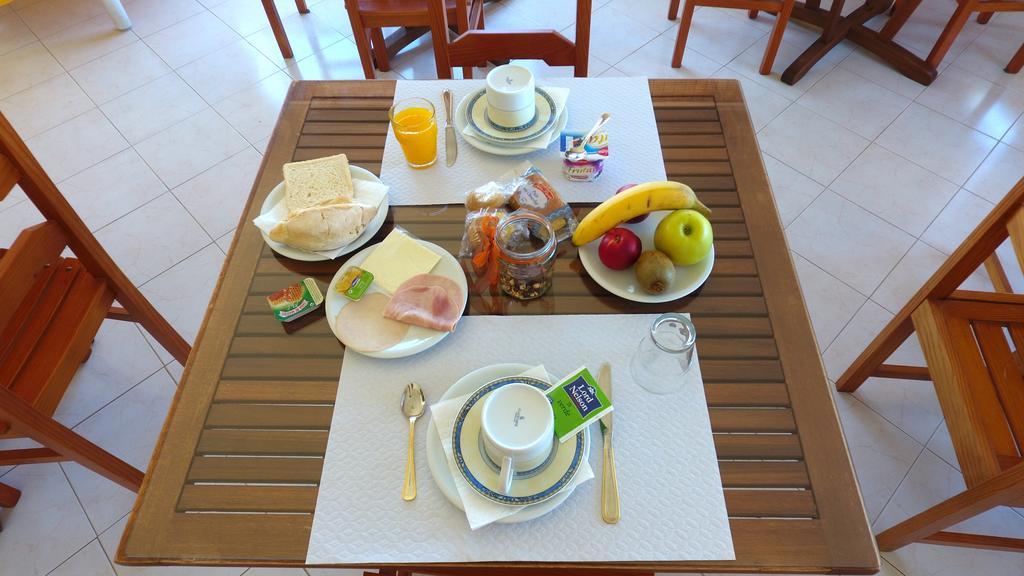 Villa Belinha - Guest House Quarteira Luaran gambar