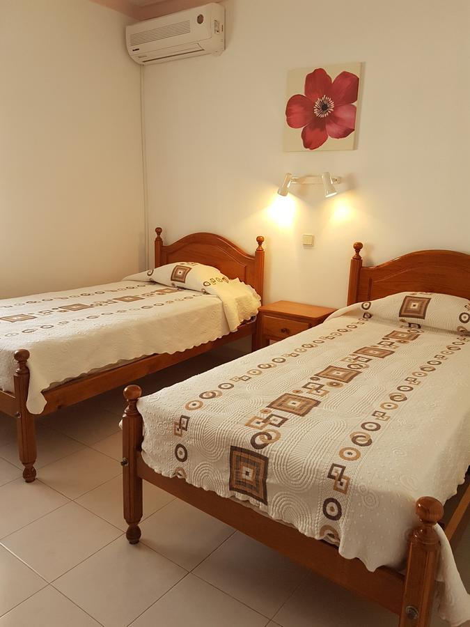 Villa Belinha - Guest House Quarteira Luaran gambar